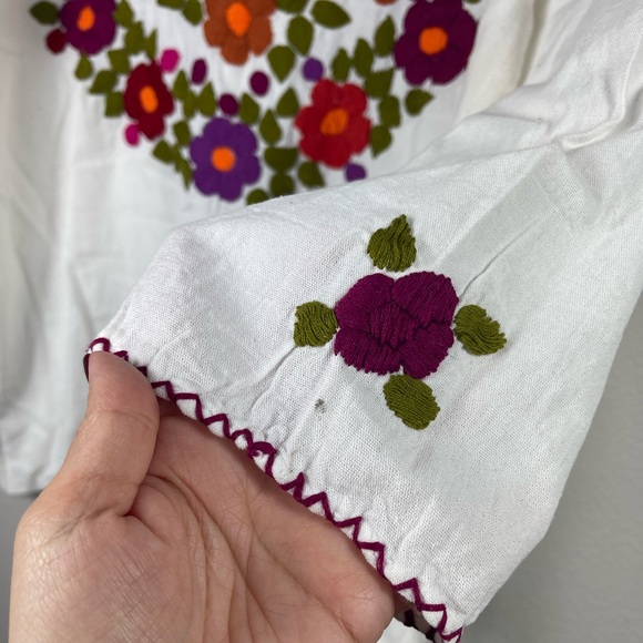 Hand stitched Mexican Floral White 3/4 Sleeve Blouse Medium - Picture 4 of 5
